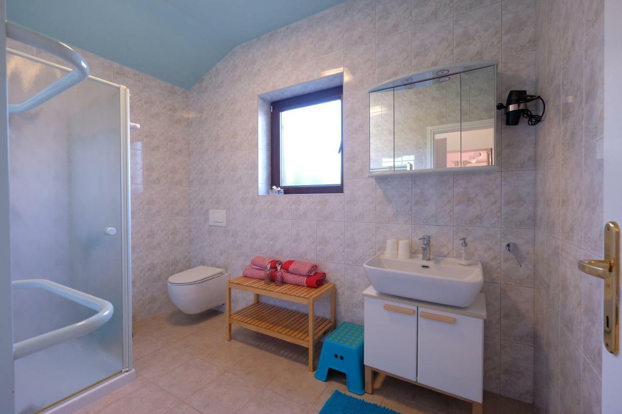 Holiday Home Kipo I Lunja Медулин Экстерьер фото