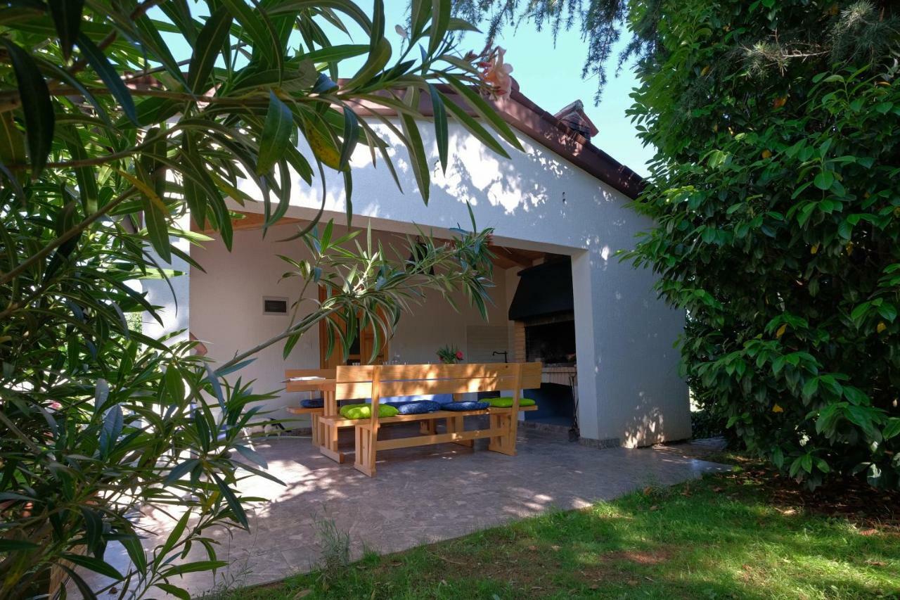 Holiday Home Kipo I Lunja Медулин Экстерьер фото